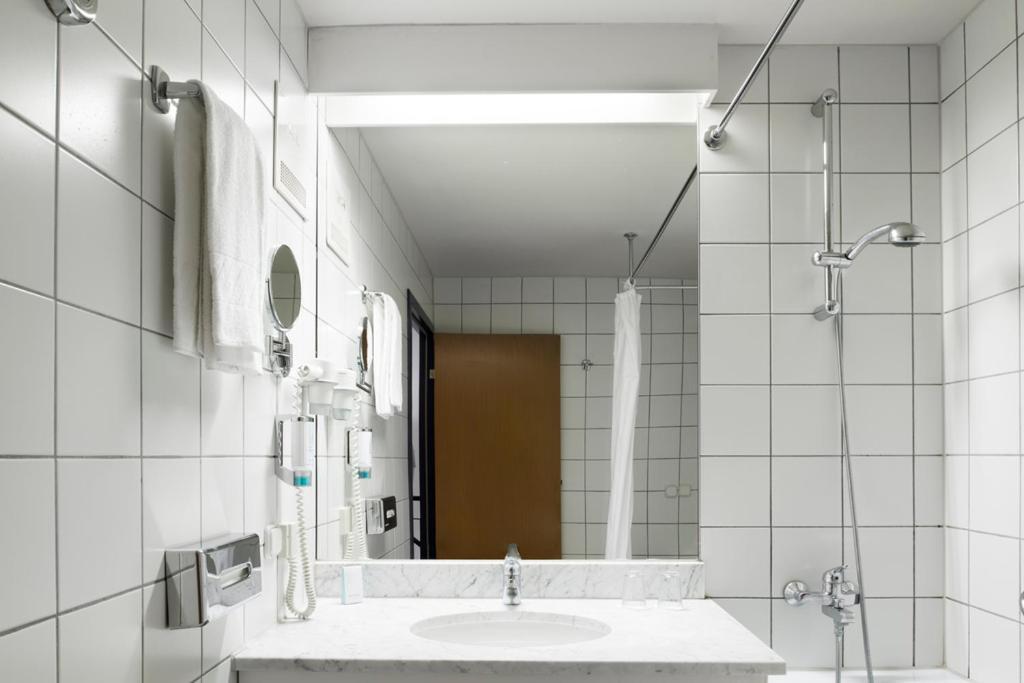 Arion Cityhotel Und 4*